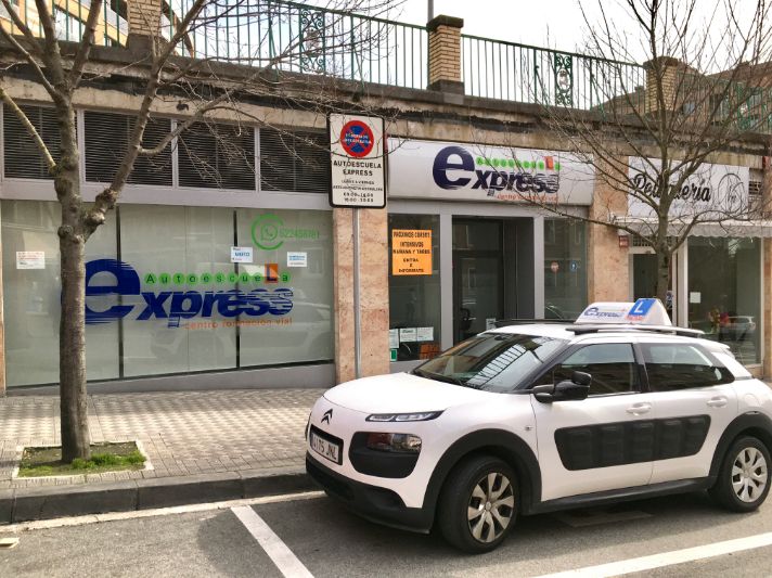 autoescuela en ensanche